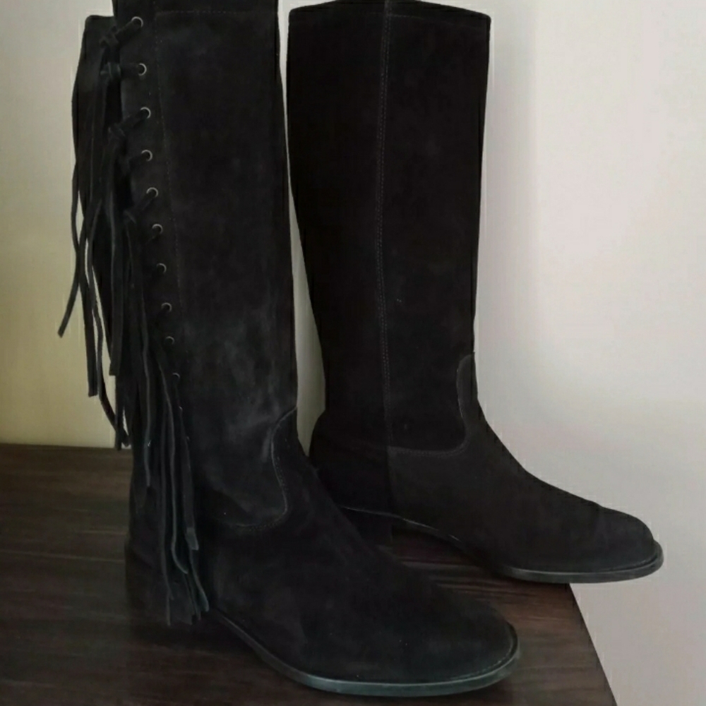 Boots - Picture 2 of 4